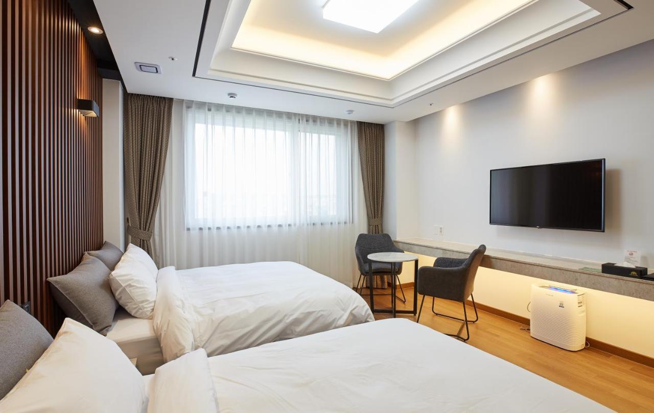 Noble Stay Hotel Gwangju Metropolitan City Bagian luar foto