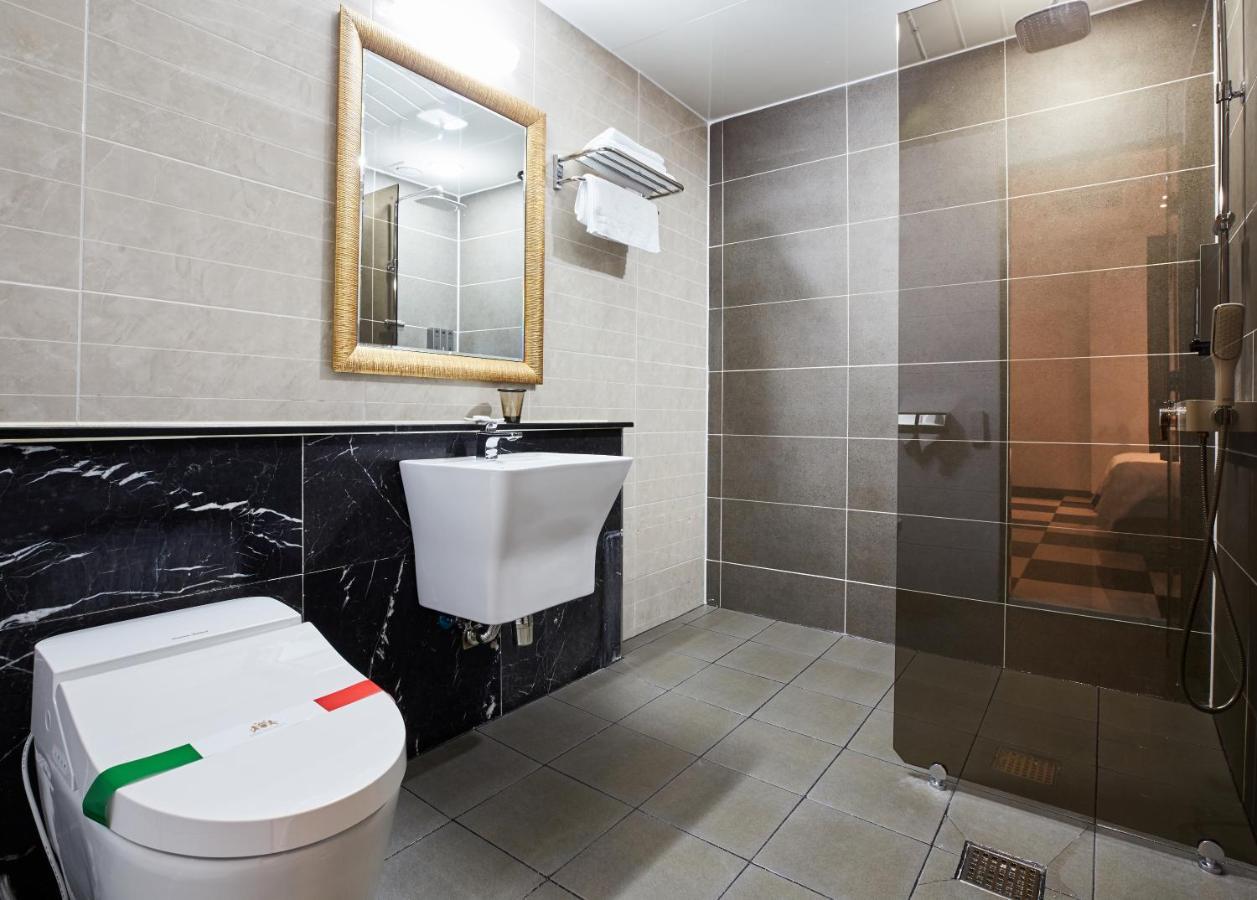 Noble Stay Hotel Gwangju Metropolitan City Bagian luar foto