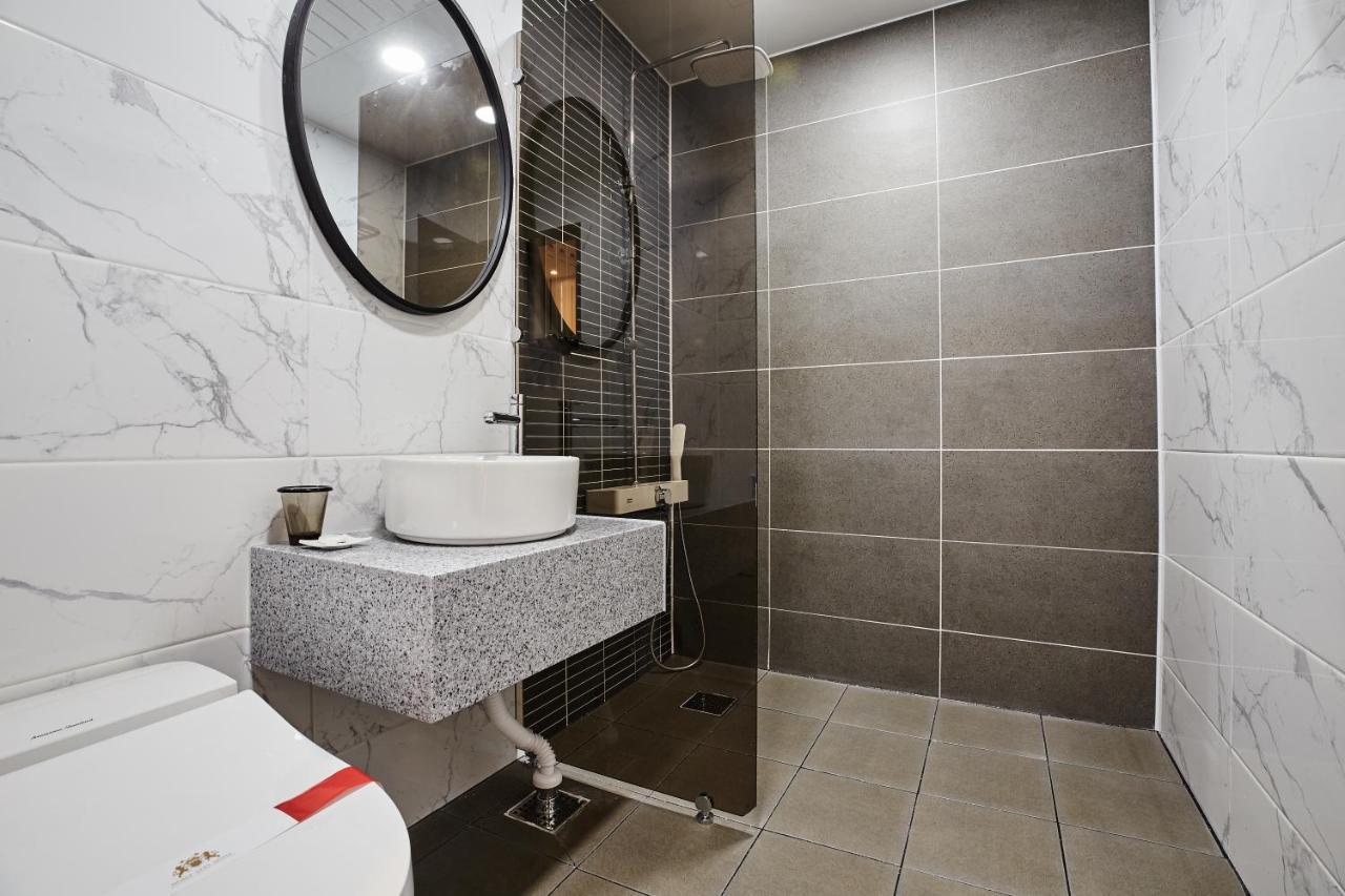 Noble Stay Hotel Gwangju Metropolitan City Bagian luar foto