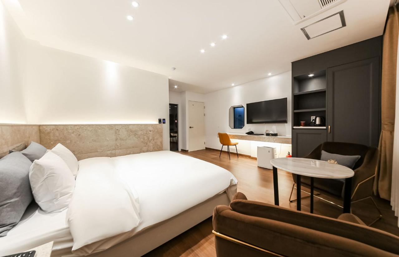 Noble Stay Hotel Gwangju Metropolitan City Bagian luar foto